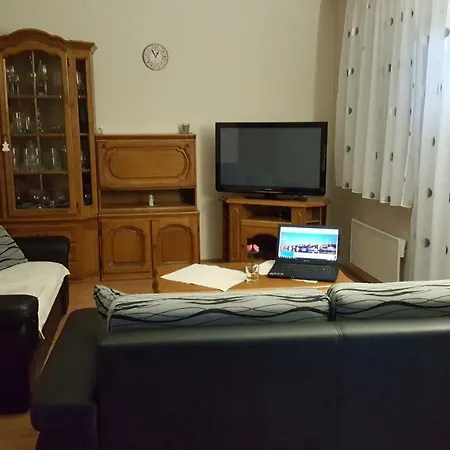Apartman Paula דירה *