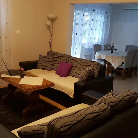 דירה Apartman Paula טרוגיר