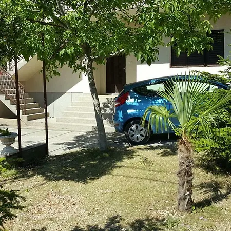 Apartman Paula דירה טרוגיר