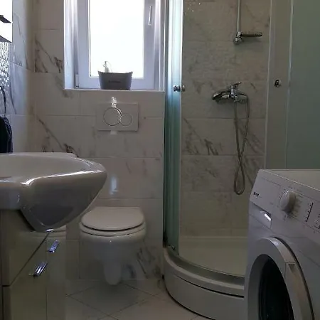Apartman Paula דירה